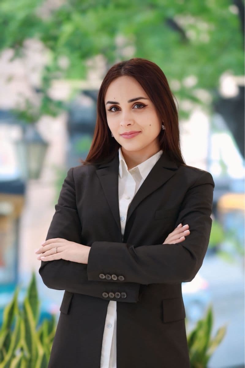 Մարինե Հակոբյանն սկսել է դասընթացներ անցնել մեր հարթակում 2025 թվականին։ Ընդամենը 6 ամսում նա ստացել է 3 հավաստագիր և ստացել ավելի բարձր պաշտոն իր կազմակերպությունում։